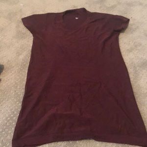 Lululemon shirt sleeve wine colored tee size 8
